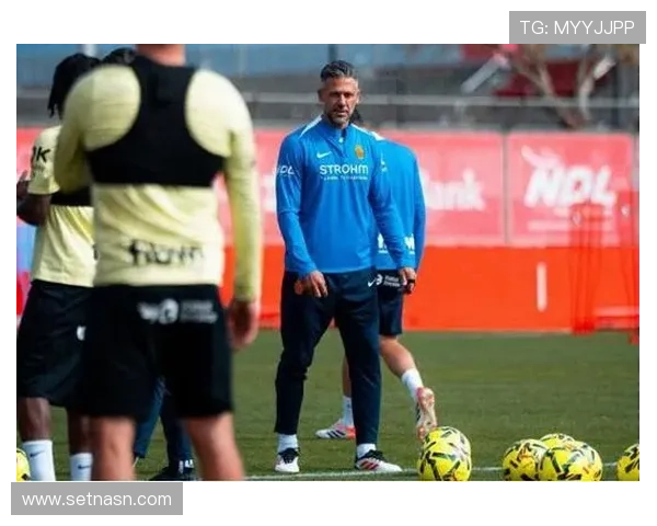 德米凯利斯凭借卓越表现当选西甲四月最佳教练